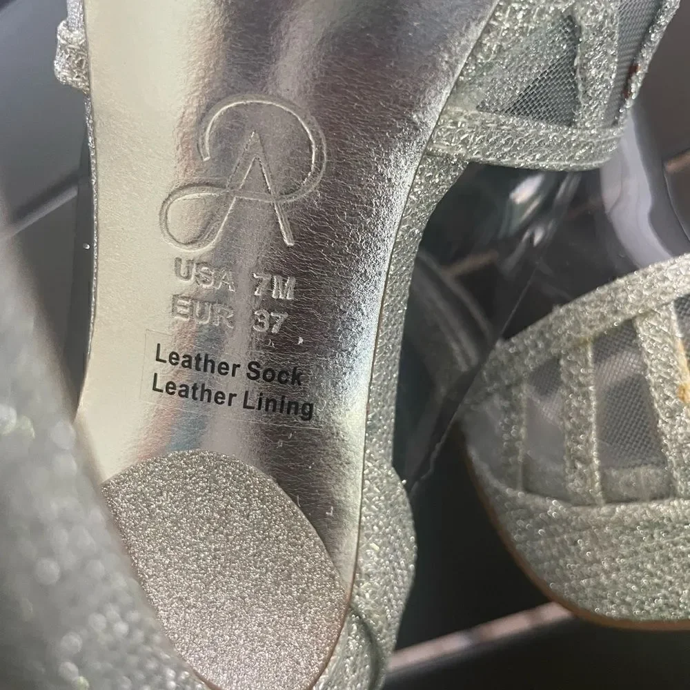 New Adrianna Papell Silver Mesh Platform Metallic Peep Toe Heels Size 7M